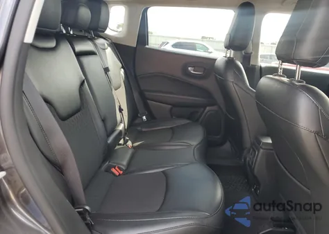 2020 Jeep Compass Latitude z USA, uszkodzony, nr VIN 3C4NJDBB9LT228174